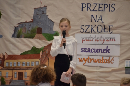 „Przepis na szkołę” – przedstawienie z okazji otwarcia nowego budynku szkoły