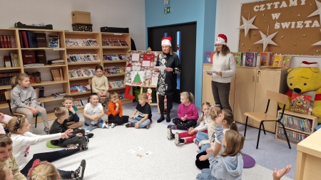 Przedświąteczne spotkanie w bibliotece z klasami 2